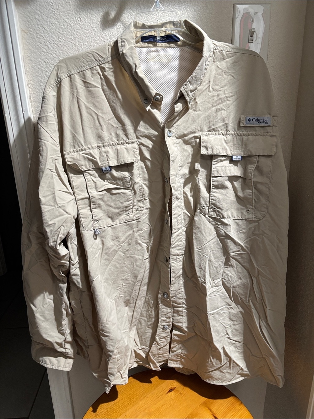 Columbia Beige Lightweight Fishing Long Sleeve Shirt
